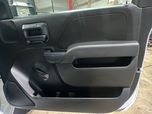 Used 2018 Chevrolet Silverado 3500 W/T w/ Snow Plow Prep Package image 15