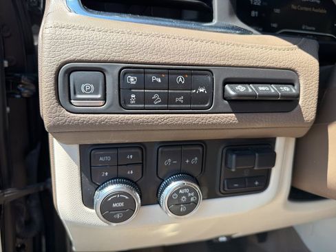 Used 2023 GMC Yukon XL Denali w/ Denali Reserve Package image 25