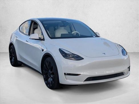Used 2022 Tesla Model Y Performance image 3