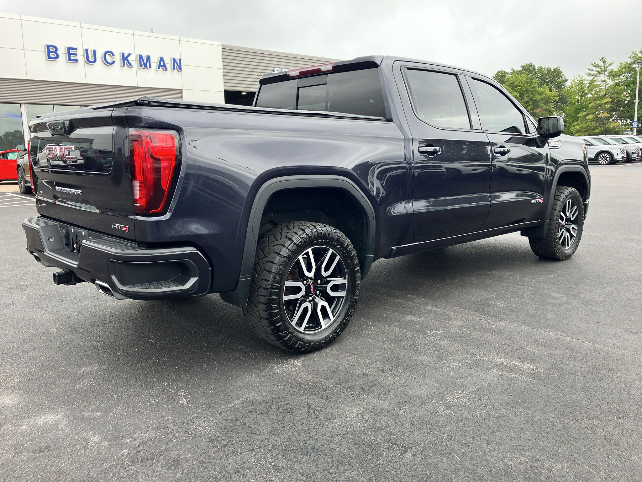 Used 2022 GMC Sierra 1500 AT4 w/ AT4 Preferred Package AWD/4WD image 8