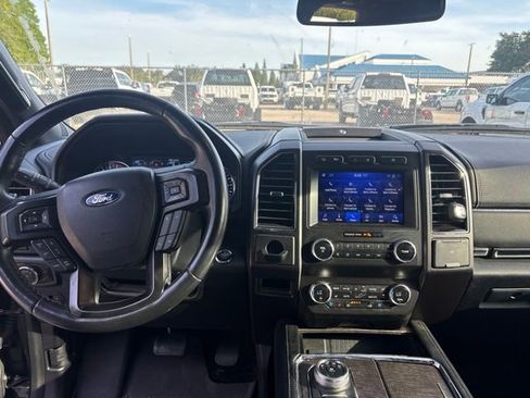 Used 2020 Ford Expedition Limited w/ Equipment Group 301A AWD/4WD image 11