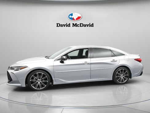 Used 2022 Toyota Avalon Touring image 5