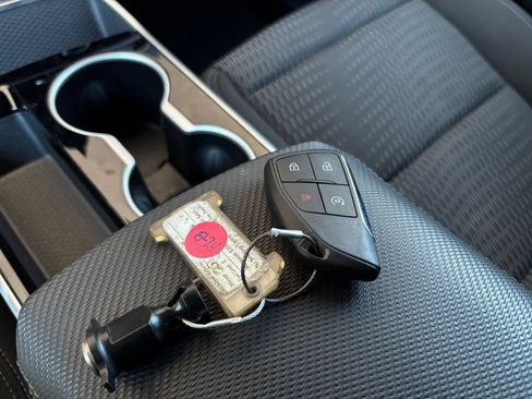 Used 2025 Chevrolet Equinox LT FWD image 20