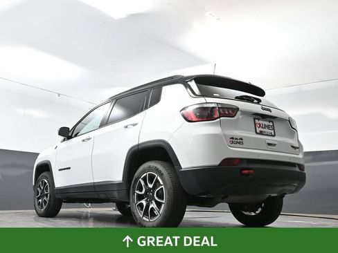 Used 2025 Jeep Compass Trailhawk AWD/4WD image 56