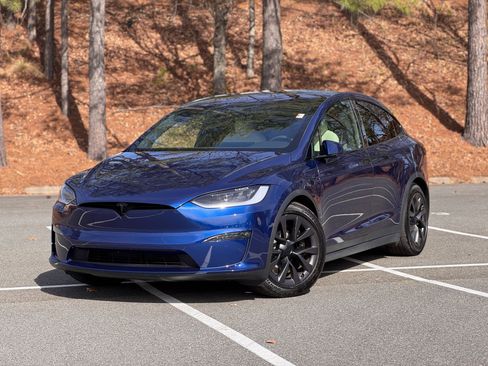 Used 2023 Tesla Model X image 1
