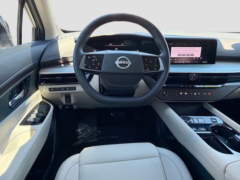 Used 2025 Nissan Murano SL w/ Cargo Package image 17