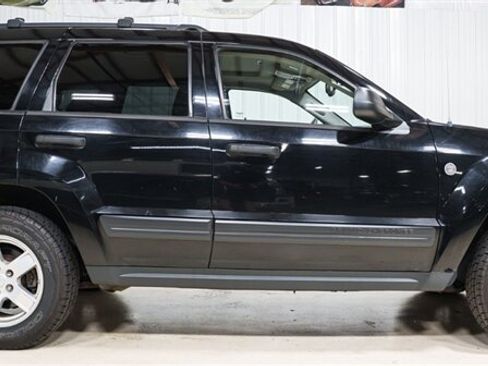 Used 2005 Jeep Grand Cherokee Laredo AWD/4WD image 15