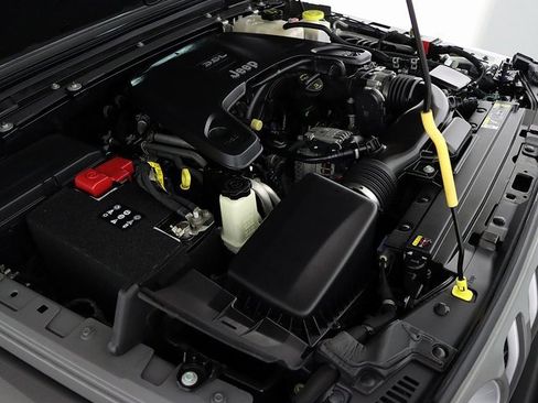 Used 2021 Jeep Gladiator Overland image 37