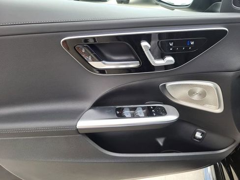 Used 2025 Mercedes-Benz C 300 4MATIC Sedan image 20