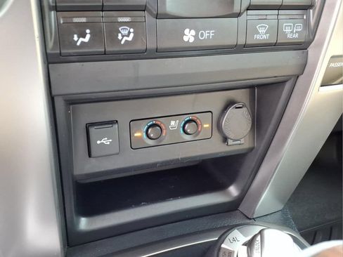Used 2024 Toyota 4Runner Limited AWD/4WD image 12