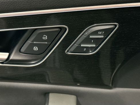 Used 2019 Audi Q8 Premium Plus image 17