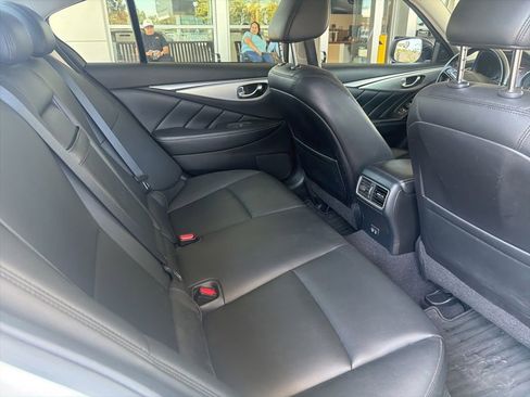 Used 2020 INFINITI Q50 Luxe w/ Essential Package (3.0T Luxe) RWD image 5