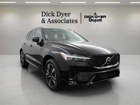 New 2026 Volvo XC60 B5 Core w/ Protection Package Premier image 10