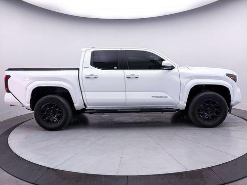 Used 2025 Toyota Tacoma SR5 AWD/4WD image 35