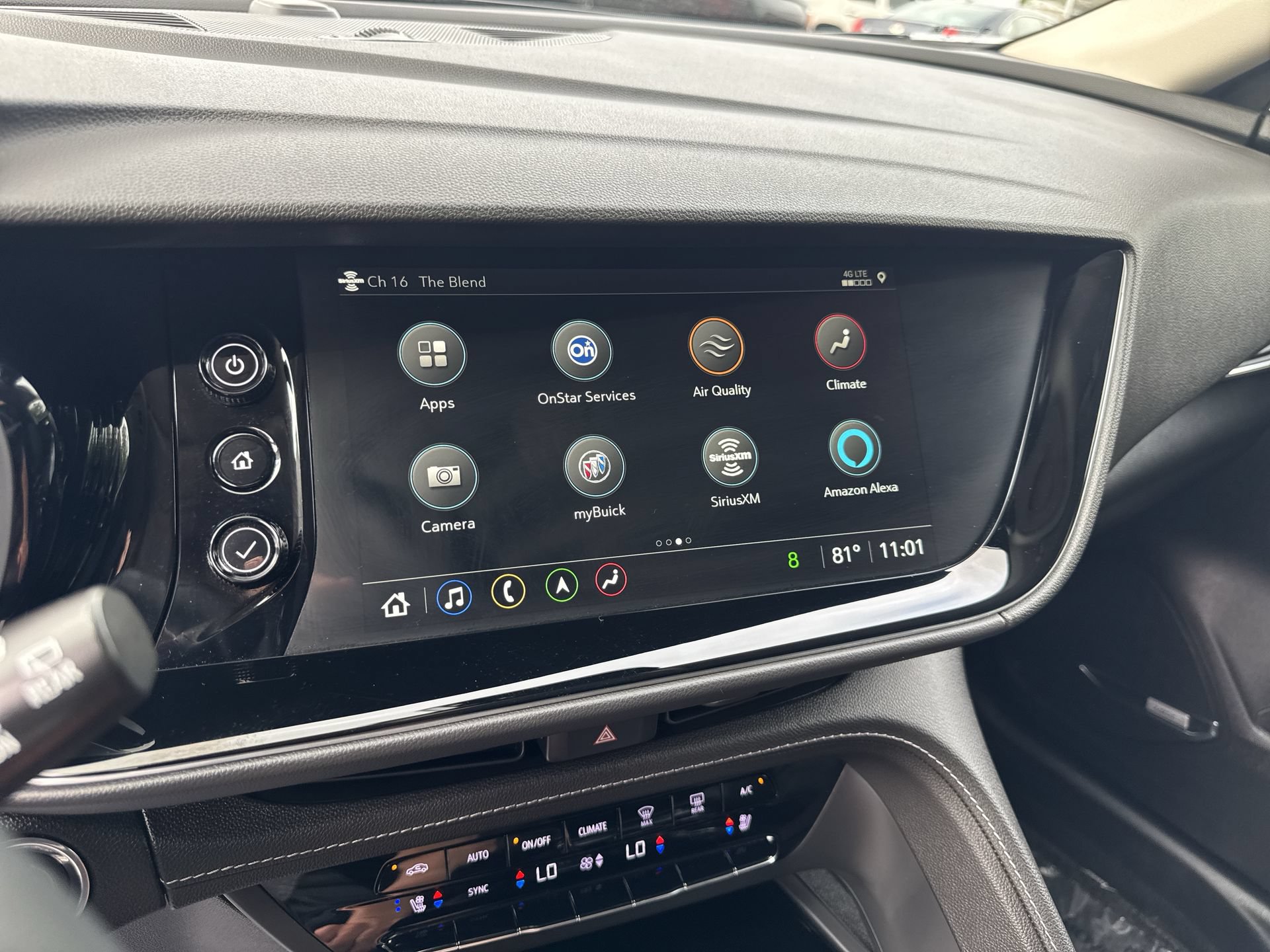 Certified 2022 Buick Envision Avenir w/ Technology Package II AWD/4WD image 12
