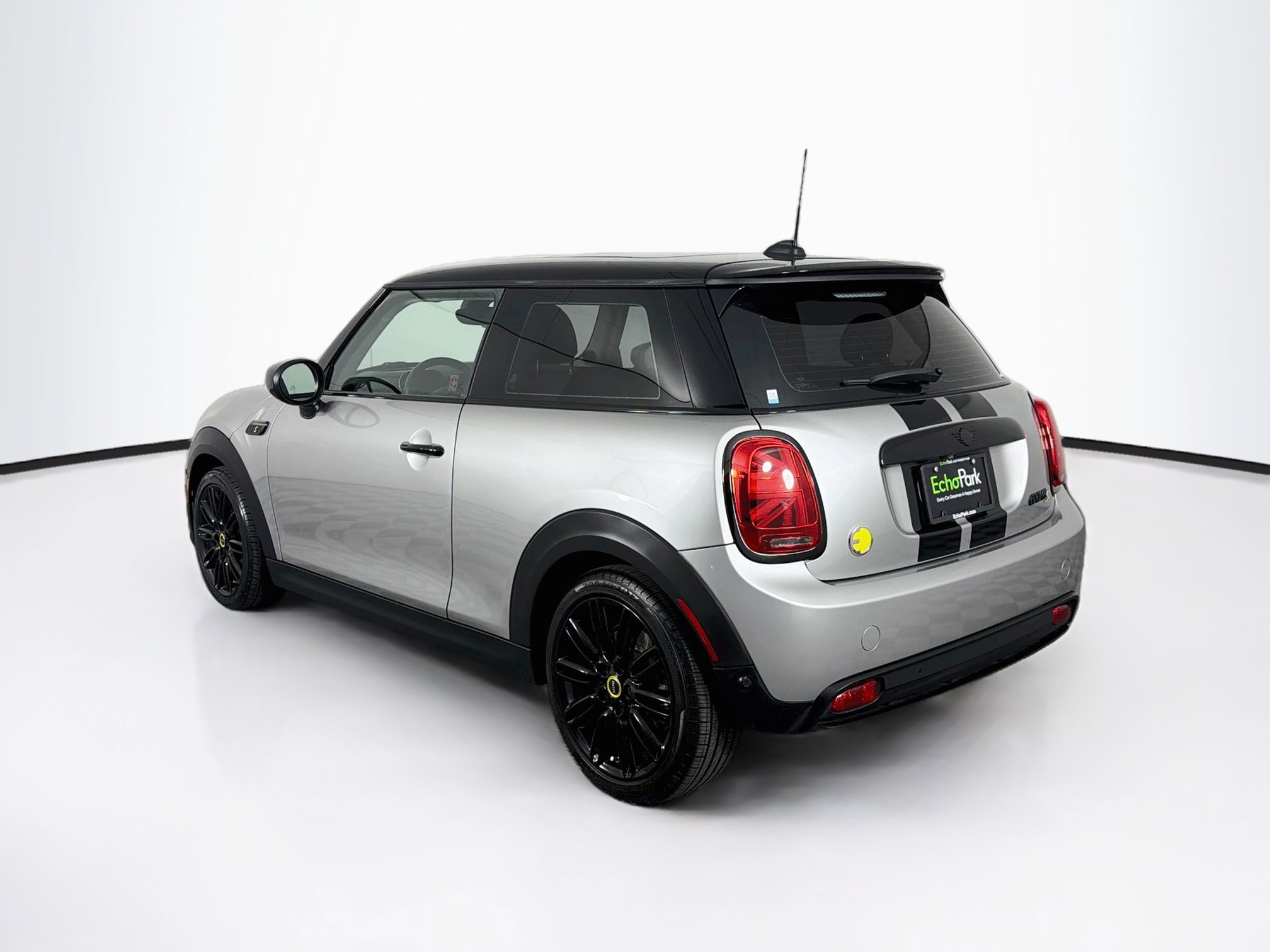 Used 2024 MINI Cooper SE FWD image 5