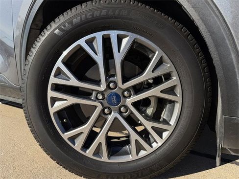 Used 2021 Ford Escape SEL w/ Technology Package image 10