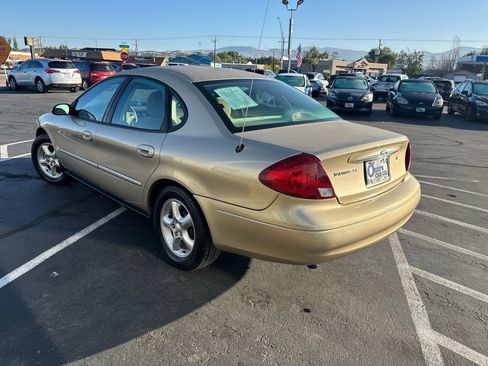 Used 2000 Ford Taurus SE image 3