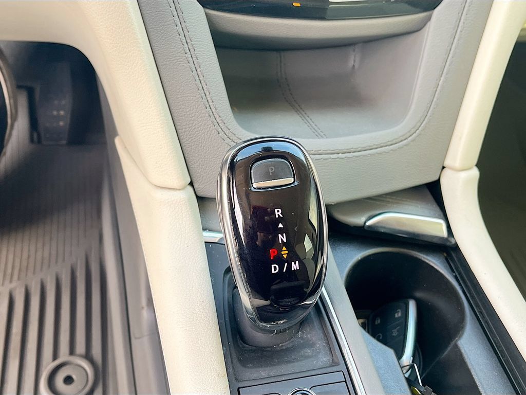 Used 2024 Cadillac XT5 Premium Luxury FWD image 17