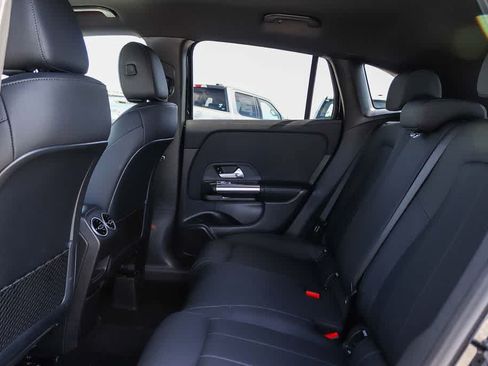 Used 2025 Mercedes-Benz GLA 250 image 18