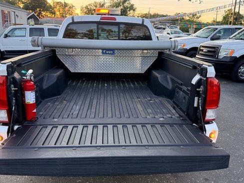 Used 2016 Toyota Tacoma SR w/ SR Convenience Package AWD/4WD image 11
