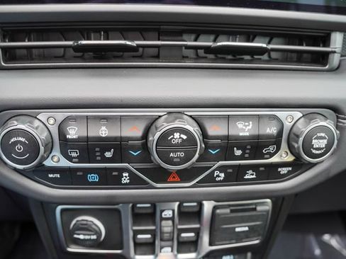 Certified 2025 Jeep Wrangler Unlimited Rubicon 4xe w/ Safety Group image 28