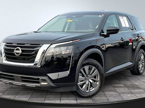 Certified 2025 Nissan Pathfinder S FWD image 13