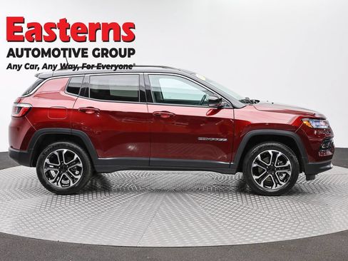 Used 2022 Jeep Compass Limited w/ Sun and Sound Group AWD/4WD image 4
