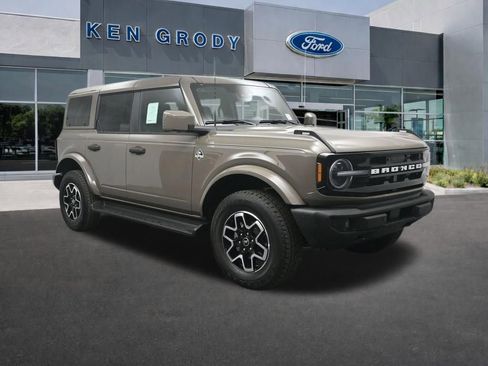 New 2026 Ford Bronco Outer Banks image 1