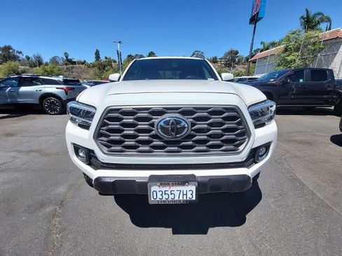 Used 2021 Toyota Tacoma TRD Off-Road w/ Technology Package AWD/4WD image 3