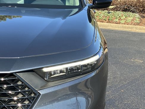 Certified 2025 Honda Accord SE image 5