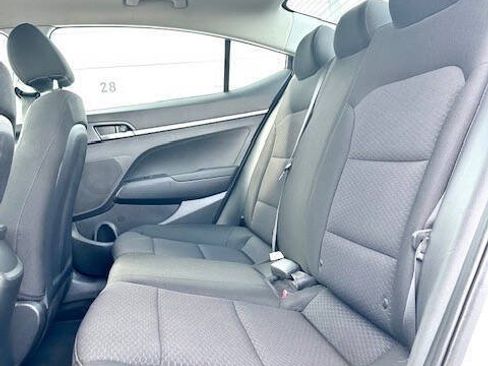 Used 2020 Hyundai Elantra SE w/ Cargo Package (C1) FWD image 11