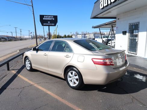 Used 2009 Toyota Camry FWD image 4