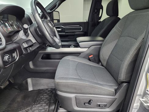 Used 2023 RAM 3500 Big Horn w/ Night Edition image 8