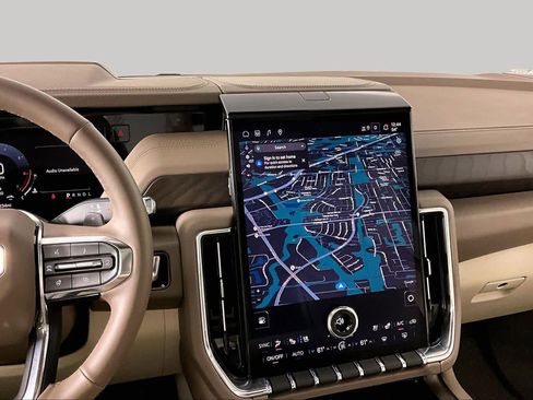 Used 2026 GMC Yukon Denali w/ Sun & Power Step Package AWD/4WD image 8