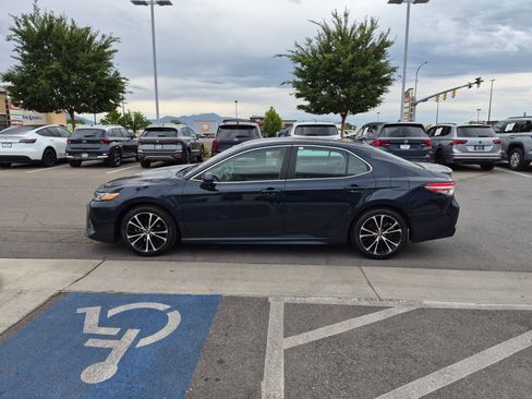 Used 2019 Toyota Camry SE FWD image 9