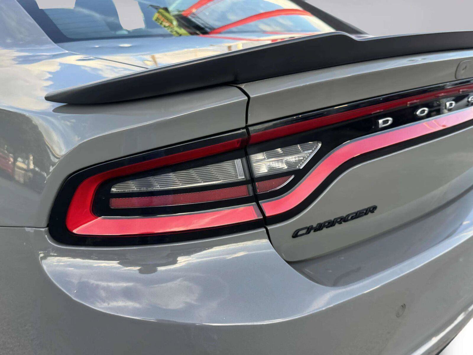Used 2018 Dodge Charger SXT w/ Blacktop Package RWD image 14