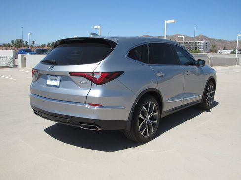 Certified 2023 Acura MDX FWD w/ Technology Package image 5