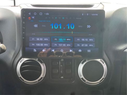 Used 2014 Jeep Wrangler Unlimited Sahara w/ Connectivity Group AWD/4WD image 6