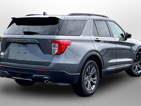Used 2023 Ford Explorer XLT w/ Equipment Group 202A AWD/4WD image 11