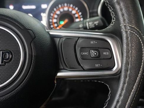 Used 2021 Jeep Gladiator Overland w/ Popular Equipment Package AWD/4WD image 19