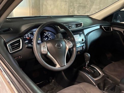 Used 2016 Nissan Rogue SV AWD/4WD image 4