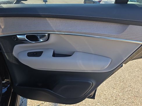 Certified 2025 Volvo XC90 B6 Plus image 14