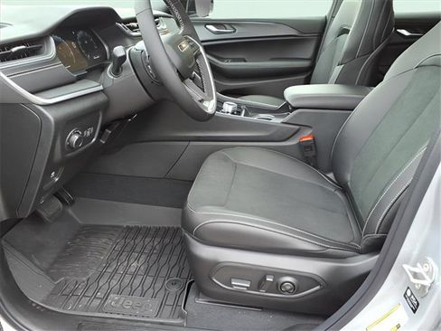 New 2025 Jeep Grand Cherokee L Altitude image 12
