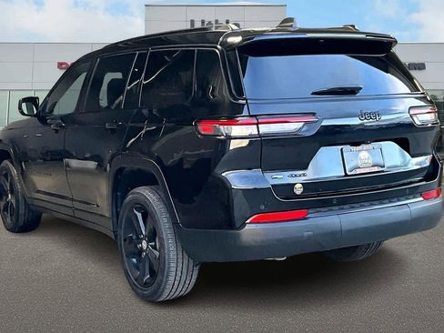 Used 2021 Jeep Grand Cherokee L Laredo image 4