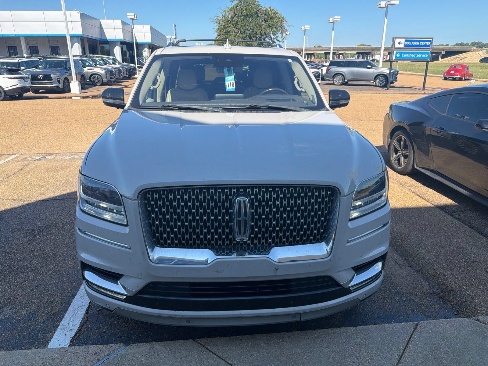 Used 2019 Lincoln Navigator L Reserve w/ Cargo Package AWD/4WD image 3