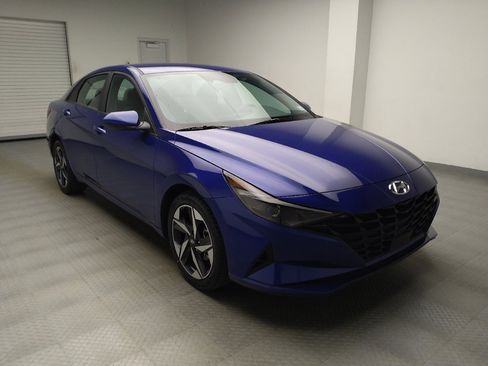 Used 2023 Hyundai Elantra SEL w/ Convenience Package FWD image 13