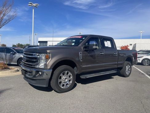 Used 2021 Ford F250 Lariat w/ Chrome Package image 3