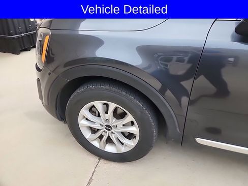 Used 2022 Kia Telluride LX image 8