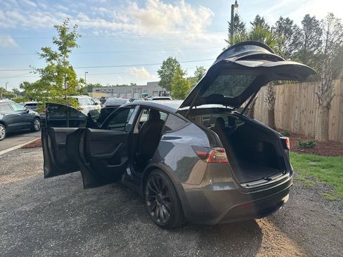 Used 2021 Tesla Model Y Performance AWD/4WD image 10